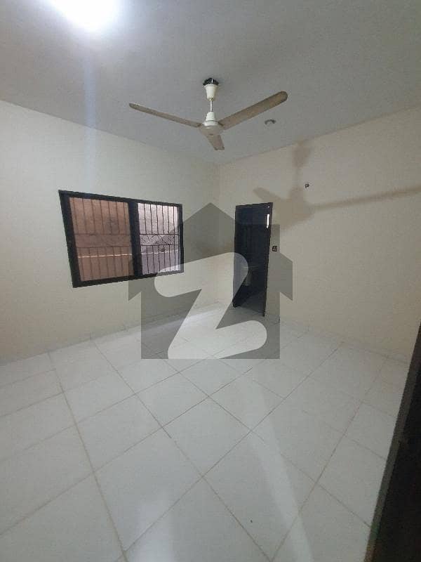 3 Bed D/D 2nd Floor With Roof On Shahra E Quaideen