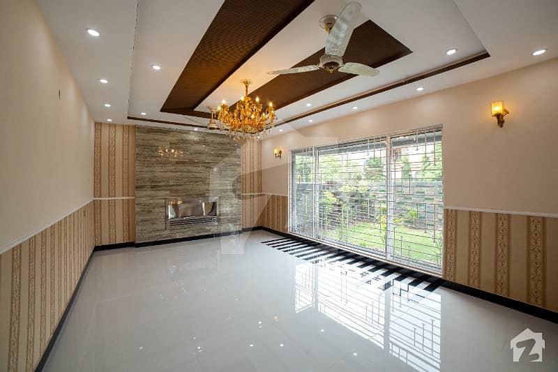 1 Kanal Ultra Modern House Super Hot Location Solid Construction 5 Master Bed Double Kitchen