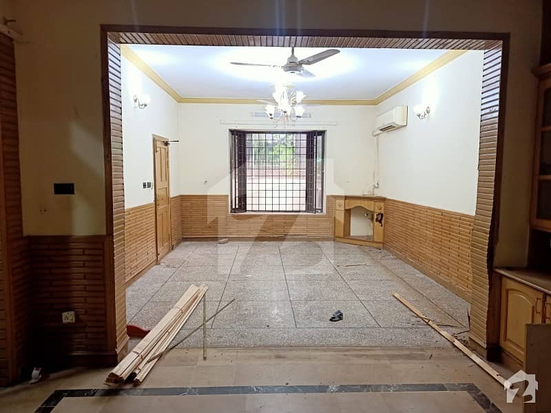 آئی ۔ 8 اسلام آباد میں 5 کمروں کا 14 مرلہ مکان 1.7 لاکھ میں کرایہ پر دستیاب ہے۔