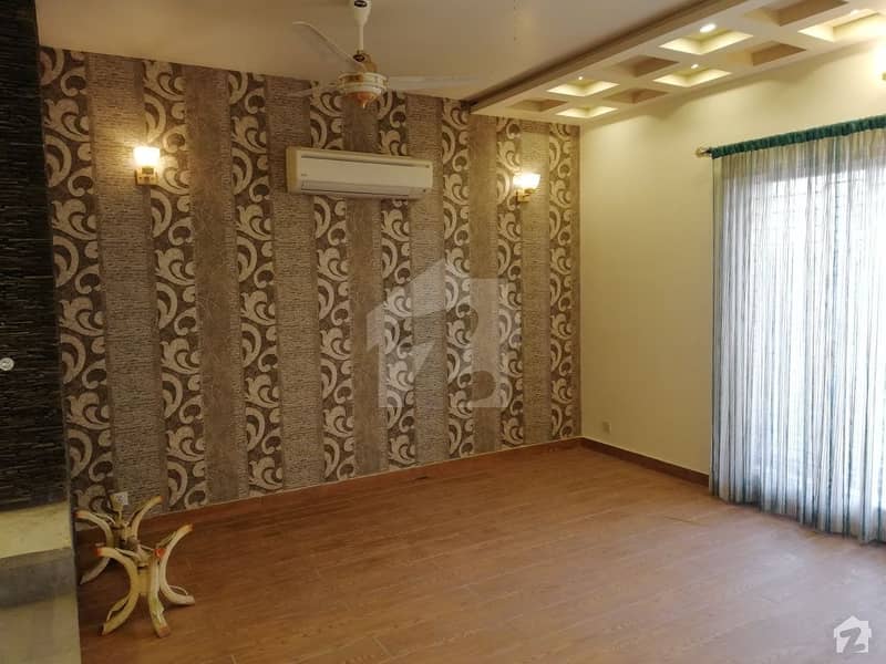 Affordable Upper Portion For Rent In Officers Colony 2