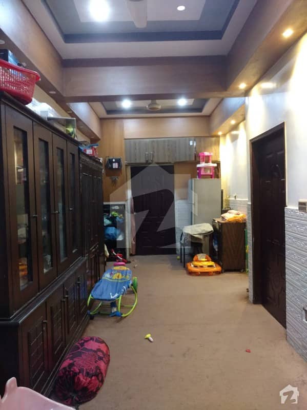 نارتھ ناظم آباد کراچی میں 4 کمروں کا 6 مرلہ فلیٹ 1.15 کروڑ میں برائے فروخت۔