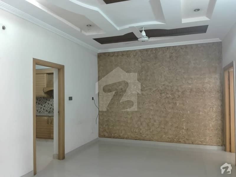 حسن ولاز فیصل آباد میں 3 کمروں کا 5 مرلہ مکان 38 ہزار میں کرایہ پر دستیاب ہے۔