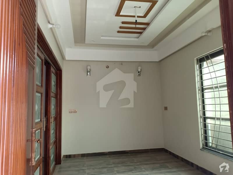 سٹی ہاؤسنگ سوسائٹی - فیز 2 سٹی ہاؤسنگ سوسائٹی فیصل آباد میں 10 مرلہ مکان 1.9 کروڑ میں برائے فروخت۔