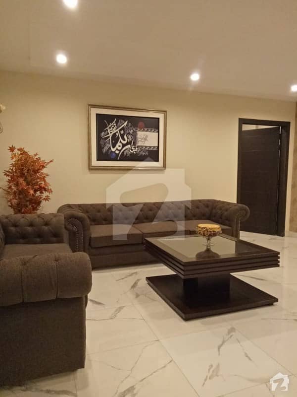 1 BED FULL LUXURY AND FULLY FURNISHED FLAT  IDEAL LOCATION FLAT FOR RENT IN BAHRIA TOWN LAHORE