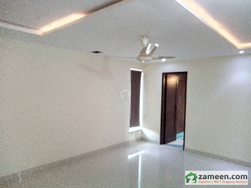 16 Marla Town House In FCC Gulberg Near Canal Bank Road