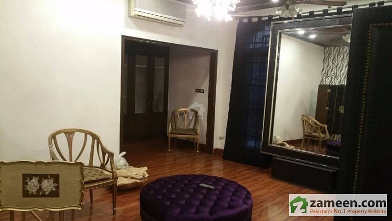 2 Kanal 10 Marla Double Storey Bungalow In Model Town On Double Road