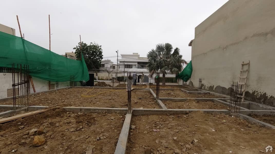 ڈی ایچ اے فیز 4 ڈی ایچ اے کراچی میں 6 کمروں کا 12 مرلہ مکان 9.5 کروڑ میں برائے فروخت۔