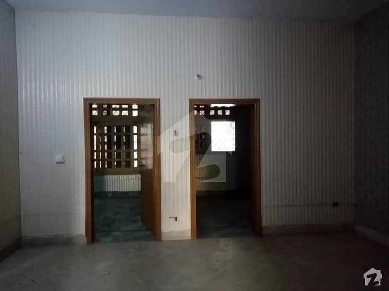 204 چک روڈ فیصل آباد میں 2 کمروں کا 5 مرلہ مکان 15 ہزار میں کرایہ پر دستیاب ہے۔