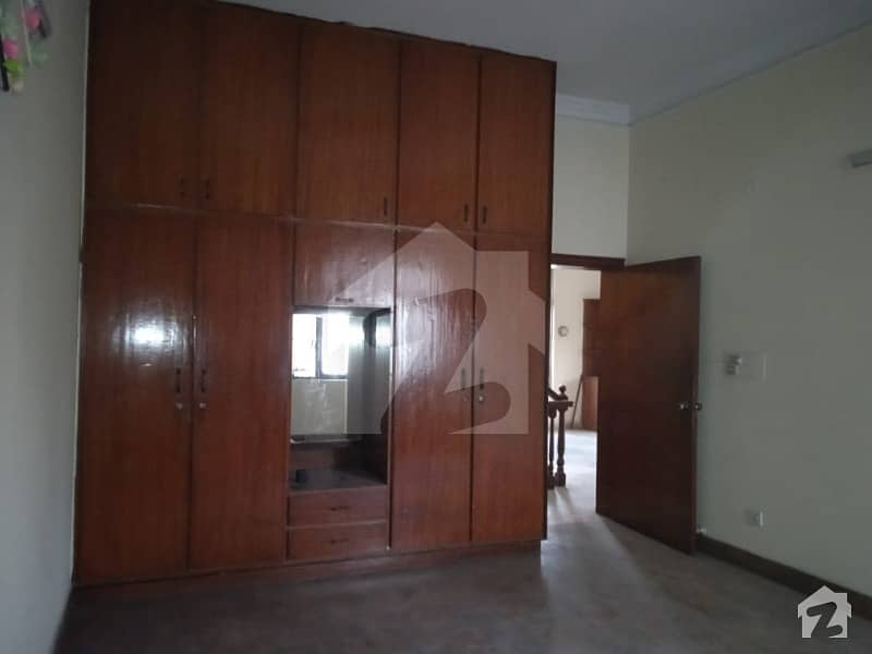 10 Marla House For Sale Available in Allama Iqbal Town