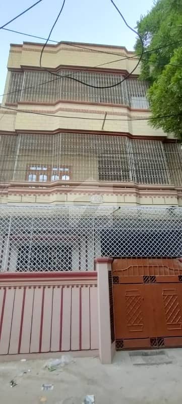 بفر زون سیکٹر 15-A / 2 بفر زون نارتھ کراچی کراچی میں 6 کمروں کا 5 مرلہ مکان 2.15 کروڑ میں برائے فروخت۔