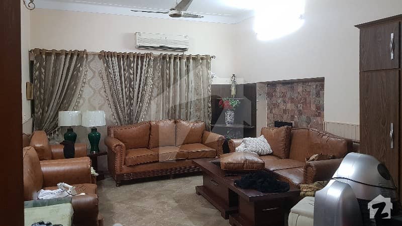 گوالمنڈی لاہور میں 4 کمروں کا 8 مرلہ مکان 1.5 کروڑ میں برائے فروخت۔