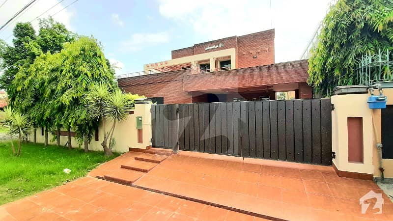 Facing Park One Kanal Red Bricks Fresh Renovated Bungalow Prime Location Once Visit