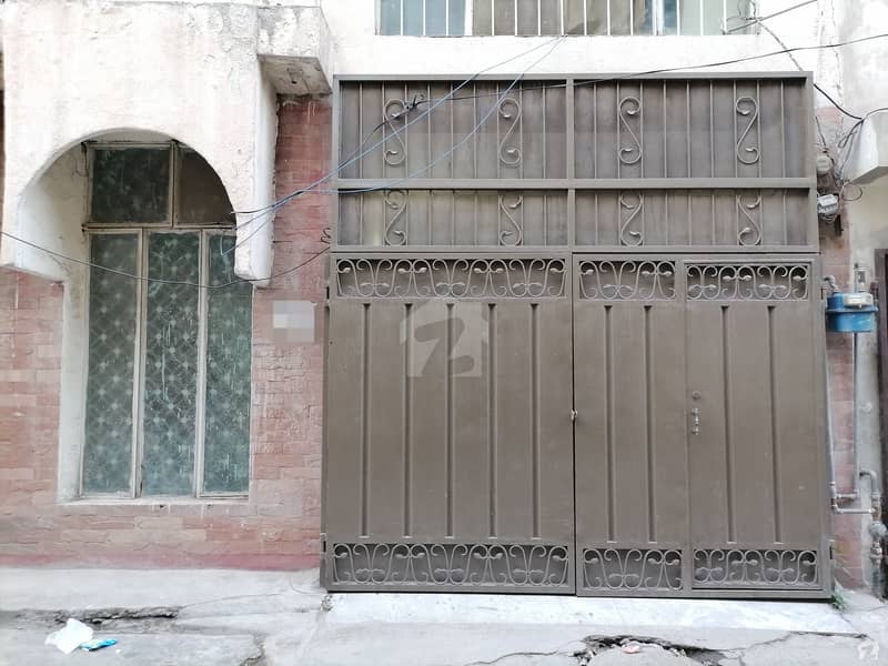 علامہ اقبال ٹاؤن ۔ ستلج بلاک علامہ اقبال ٹاؤن لاہور میں 4 کمروں کا 5 مرلہ مکان 1.3 کروڑ میں برائے فروخت۔