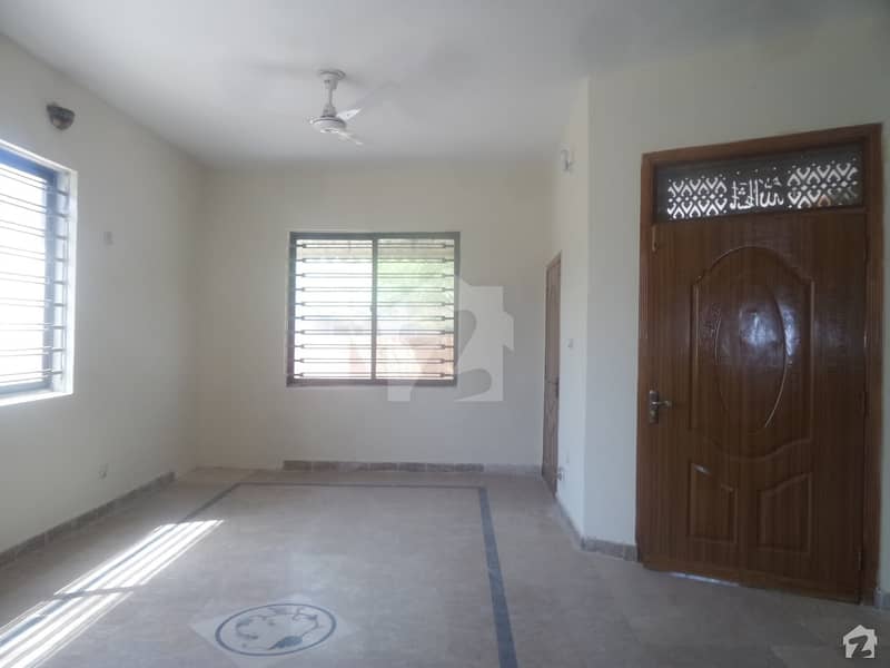 صافایرولاز اڈیالہ روڈ راولپنڈی میں 2 کمروں کا 6 مرلہ مکان 65 لاکھ میں برائے فروخت۔