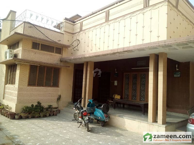 1 Kanal Single Storey Old Bungalow For Sale