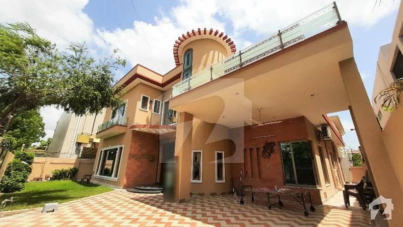 Top Of Line Unique Option In Town One Kanal Luxurious Bungalow Sitauted At Heart Of Phase 3