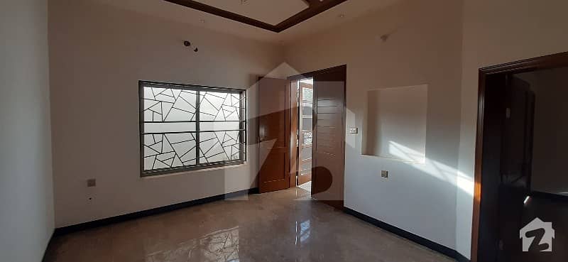 خیابان گرین ستیانہ روڈ فیصل آباد میں 3 کمروں کا 4 مرلہ مکان 95 لاکھ میں برائے فروخت۔