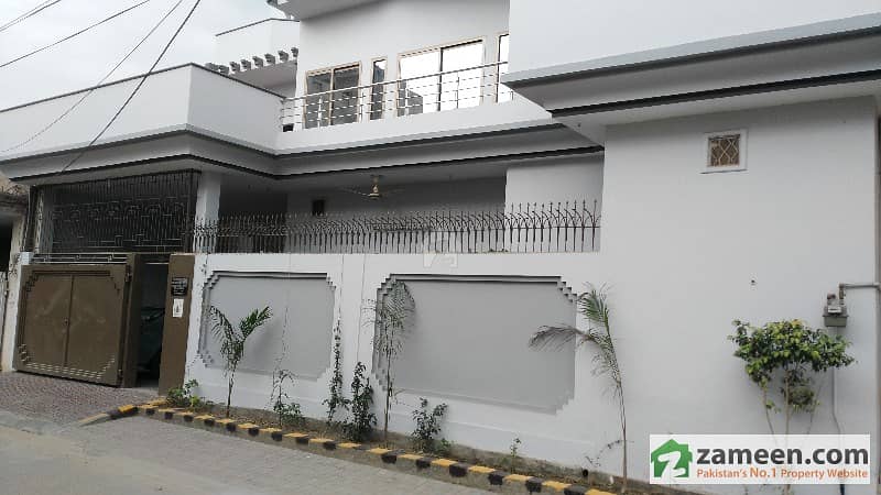 10 Marla Triple Storey Corner House Location With A Basement House For Sale