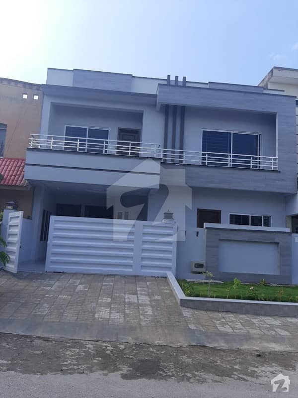 Brand New 35 X 70 Luxurious House For Sale