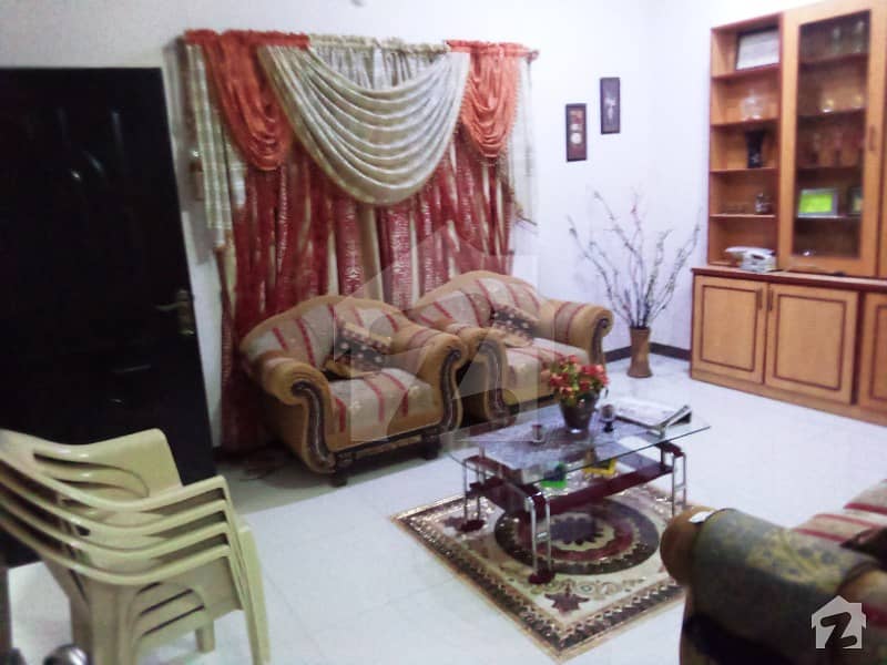 Corner 200 Yards 2nd Floor Portion In 11-b For Sale In North Karachi