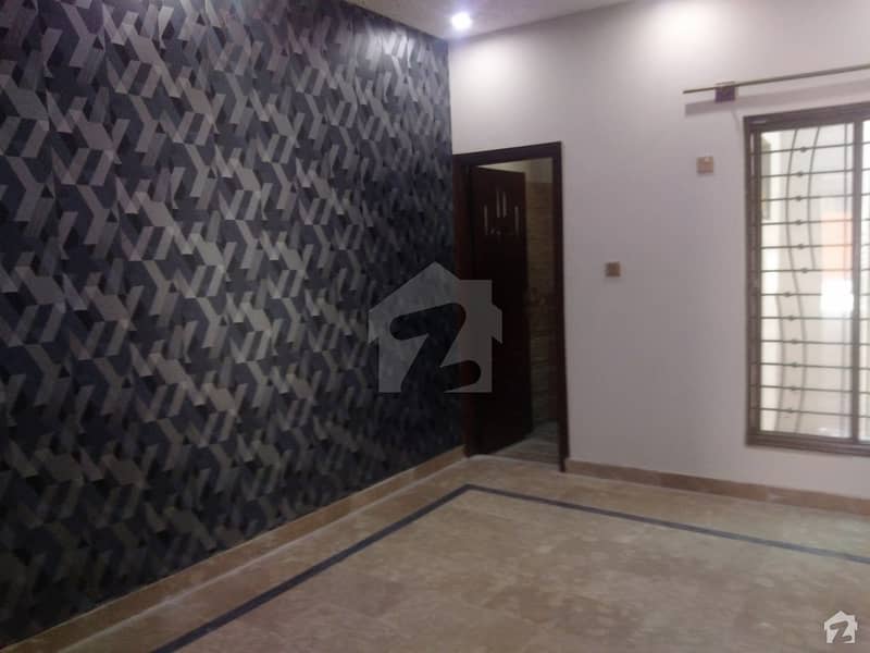 ڈیفنس روڈ راولپنڈی میں 4 کمروں کا 9 مرلہ مکان 1.4 کروڑ میں برائے فروخت۔
