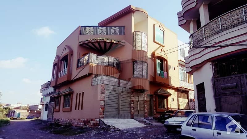 ارباب سبز علی خان ٹاؤن ورسک روڈ پشاور میں 4 کمروں کا 4 مرلہ مکان 1.3 کروڑ میں برائے فروخت۔