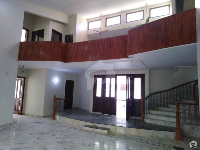In Dha Phase 7 Upper Portion Sized 4500 Square Feet For Rent