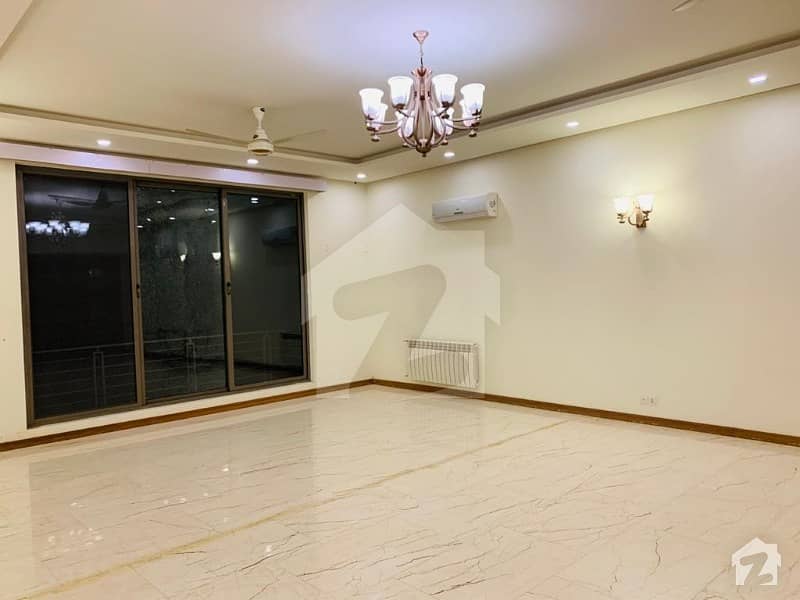 Luxury House 8 Bedrooms In F-6 Islamabad Available For Rent