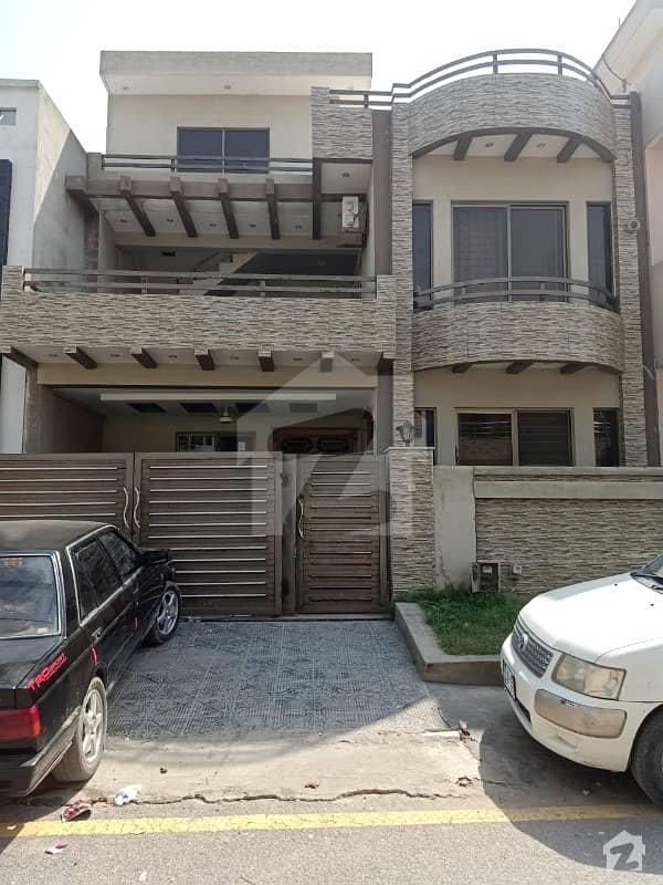8 Marla House Available For Sale in Sector F-17