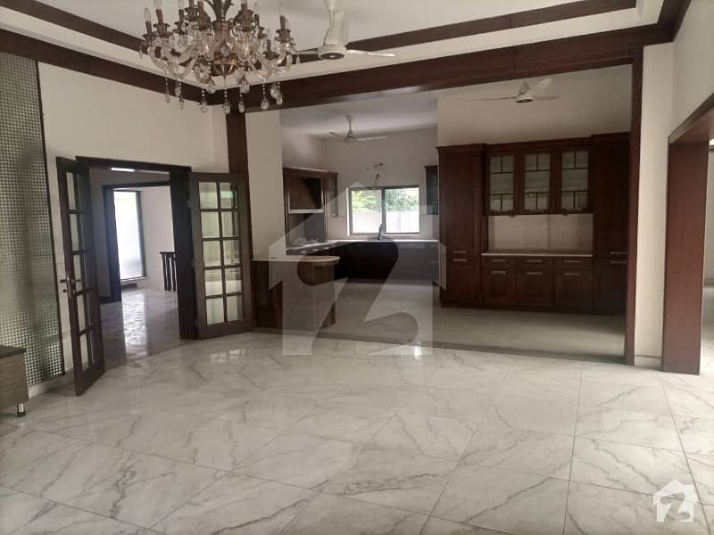 24 Marla Corner House For Sale At Tufail Road