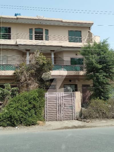 ٹرسٹ کالونی رحیم یار خان میں 2 کمروں کا 6 مرلہ بالائی پورشن 15 ہزار میں کرایہ پر دستیاب ہے۔
