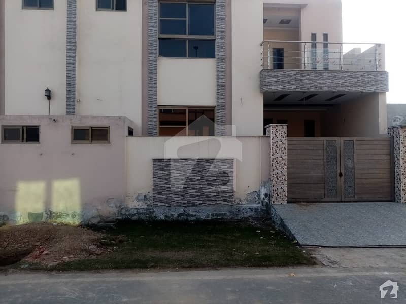 ماڈل سٹی ٹو ستیانہ روڈ فیصل آباد میں 3 کمروں کا 5 مرلہ مکان 1.15 کروڑ میں برائے فروخت۔