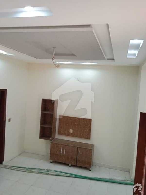 A Spacious 900 Square Feet House In Siddiqia Society (College Road)