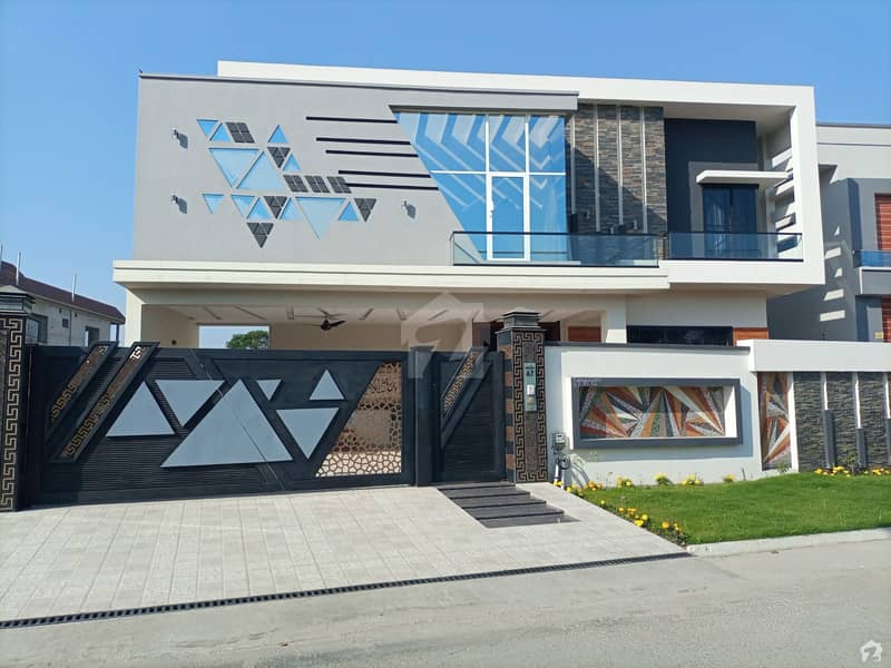 House Of 1 Kanal In DC Colony For Sale