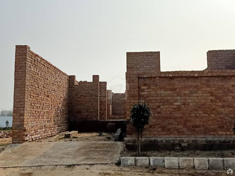 بیووالی جلال پور جٹاں روڈ گجرات میں 5 کمروں کا 5 مرلہ مکان 1.1 کروڑ میں برائے فروخت۔