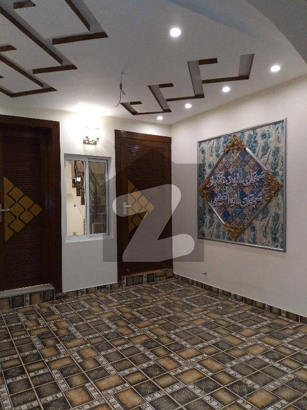 کینال گارڈن لاہور میں 4 کمروں کا 5 مرلہ مکان 1.37 کروڑ میں برائے فروخت۔