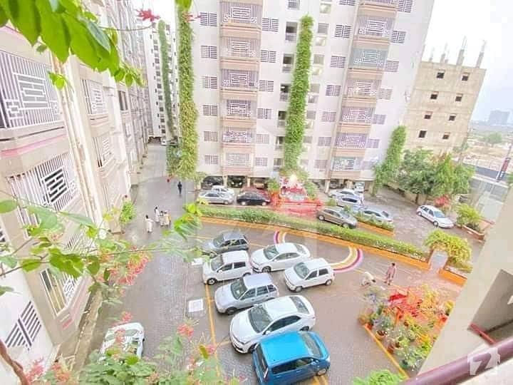 FLAT AVAILABLE FOR RENT IN GULSHAN E IQBAL MADINA BLESSING WITH ROOF TERRACE