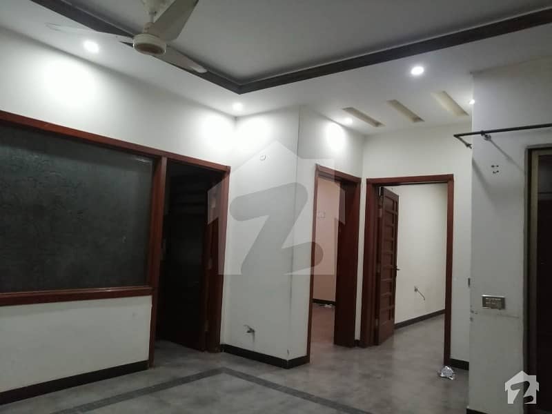 10-Marla New House For Urgent Sale (6 Years Old) Prime Location Near Main Road. .