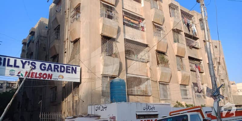 Fairly-priced 1215 Square Feet Flat Available In Karachi