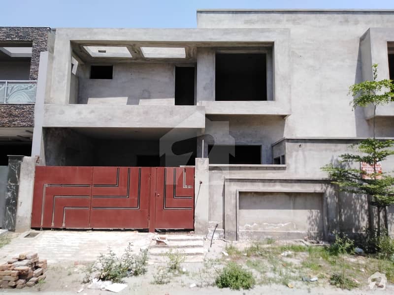ایڈن آچرڈ فیصل آباد میں 5 مرلہ مکان 1.35 کروڑ میں برائے فروخت۔