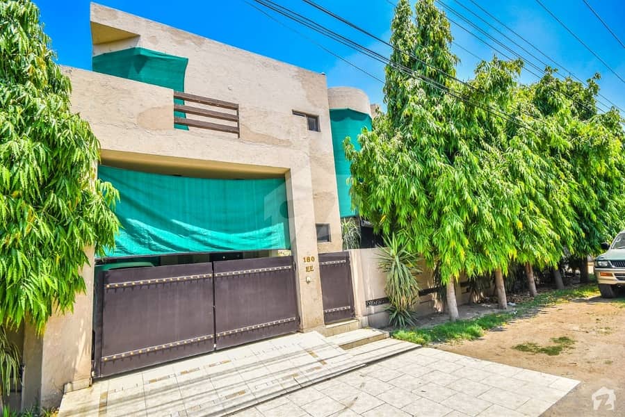 Highly-coveted 10 Marla House Is Available In DHA Defence For Sale