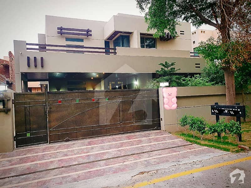1 Kanal Full Furnished House With Basement Cinema And Snooker Room For Sale In Dha Phase 1 - Block H