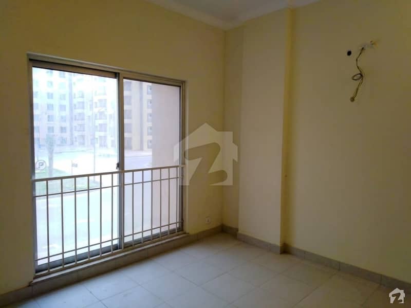 1152 Square Feet Flat Is Available For Sale In Shahra-e-Faisal