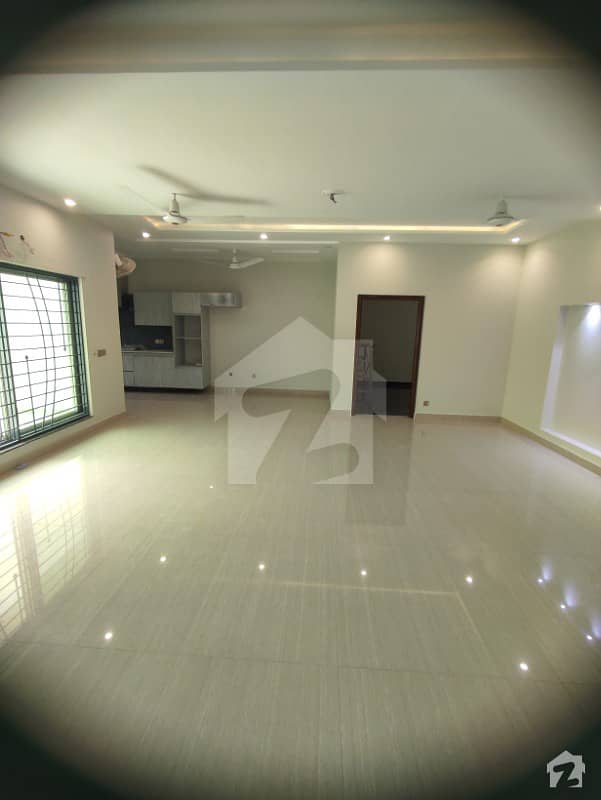 1 Kanal Upper Portion For Rent In Dha Phase 3 With Facing Park