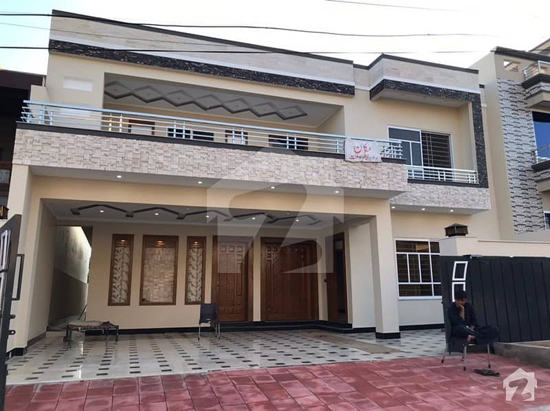 سوان گارڈن اسلام آباد میں 4 کمروں کا 1 کنال مکان 2.9 کروڑ میں برائے فروخت۔