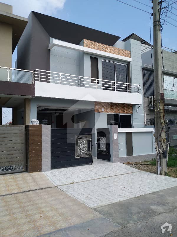 Modern Design Newly Built 5 Marla House For Sale Hot Location On 50 Feet Rode