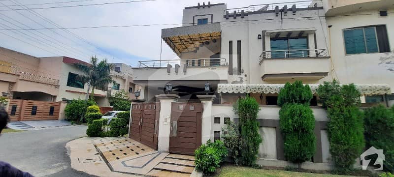 12 Marla Used Corner House For Sale In Nfc Phase 1 Society Lahore