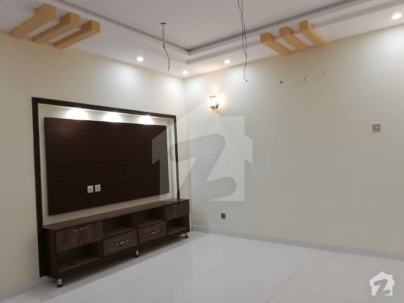 10 Marla Upper Portion With Lower Lock For Rent In Bahria Town