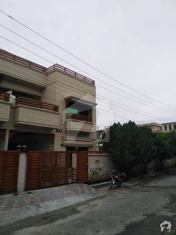 بوسٹن ویلی راولپنڈی میں 5 کمروں کا 9 مرلہ مکان 2.5 کروڑ میں برائے فروخت۔