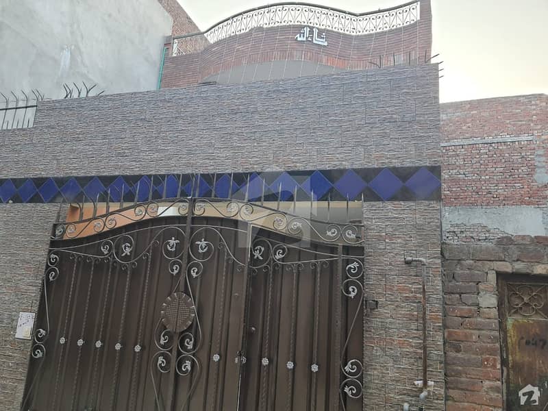 غازی روڈ کینٹ لاہور میں 5 کمروں کا 8 مرلہ مکان 1.35 کروڑ میں برائے فروخت۔